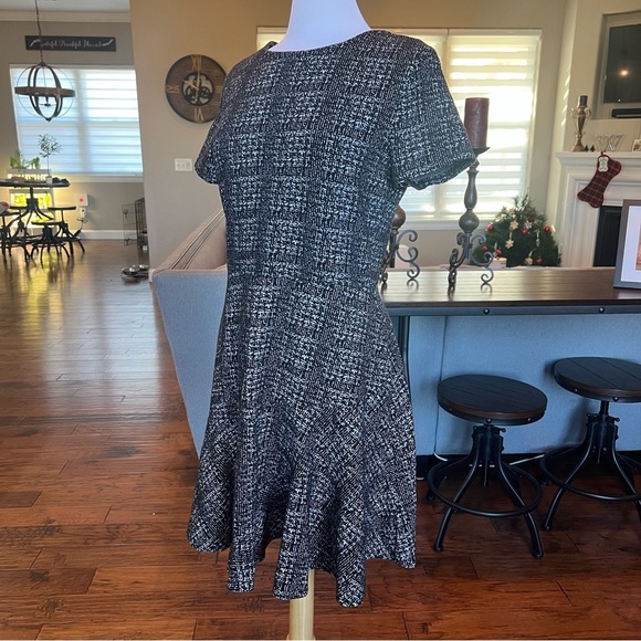 Maison Jules Dress Size Large Black White Print Fit & Flare Short Sleeve - Picture 4 of 16